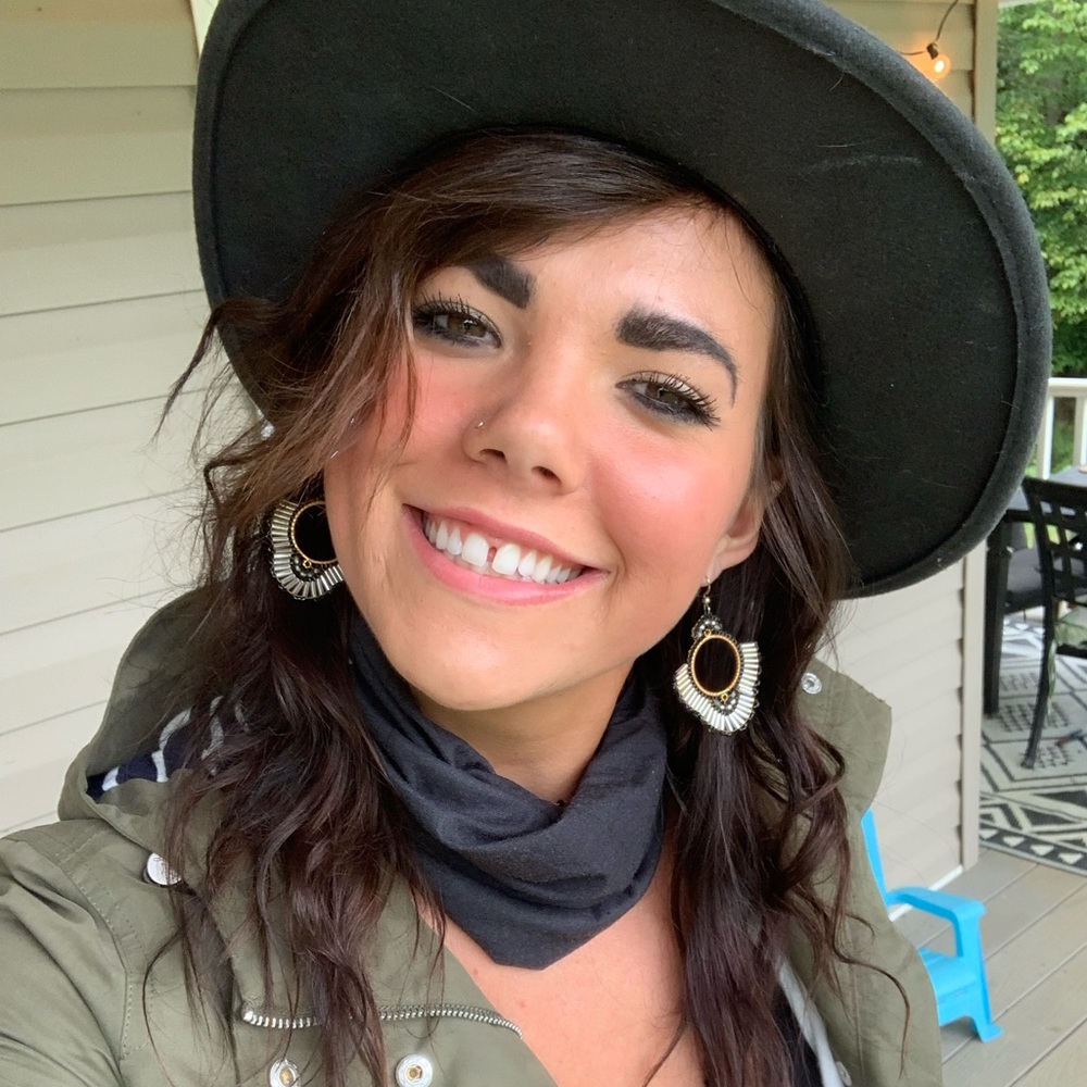 Meet your Posher, Brenna